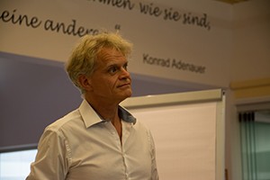 Dr. Thomas Koch